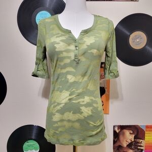 Lei | Y2K Camo Henley Shirt